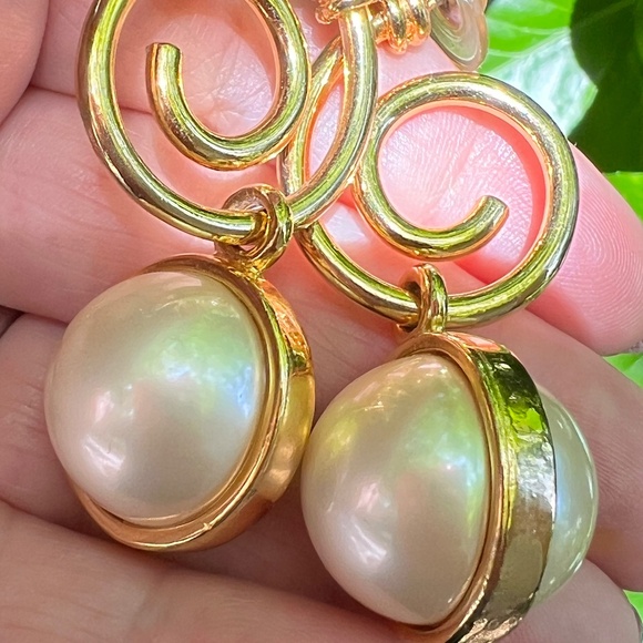 VINTAGE HUGE FAUX MABE PEARL STATEMENT DANGLE DROP LONG EARRINGS GOLDTONE METAL